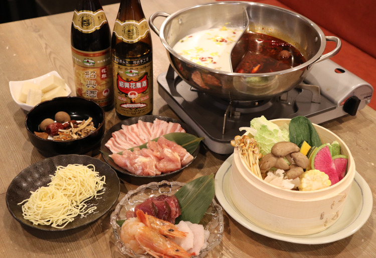 ▼【薬膳鍋お楽しみコース】麻辣、キノコ、白湯から2種類のスープが選べる≪全8品≫4,000円(税込)